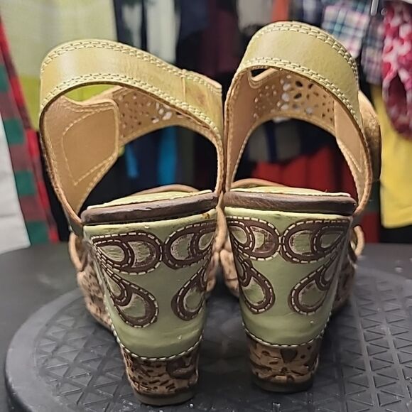 L'artiste Spring Step Wedges - Picture 4 of 10